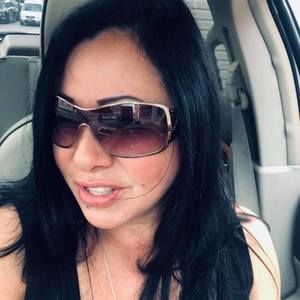 Meet your Posher, Kenia